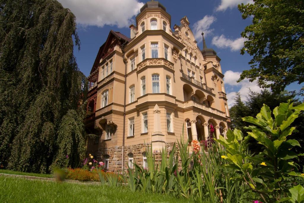 Apartmany Villa Liberty カルロヴィ・ヴァリ エクステリア 写真