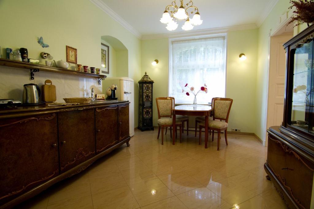 Apartmany Villa Liberty カルロヴィ・ヴァリ 部屋 写真